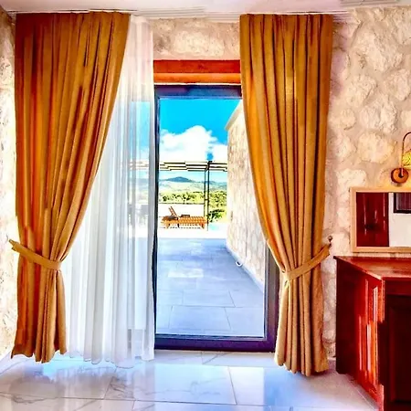 Sacred Вілла *